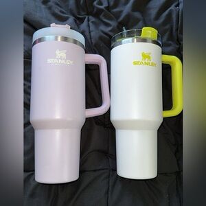 bundle of two 40oz Stanley cups